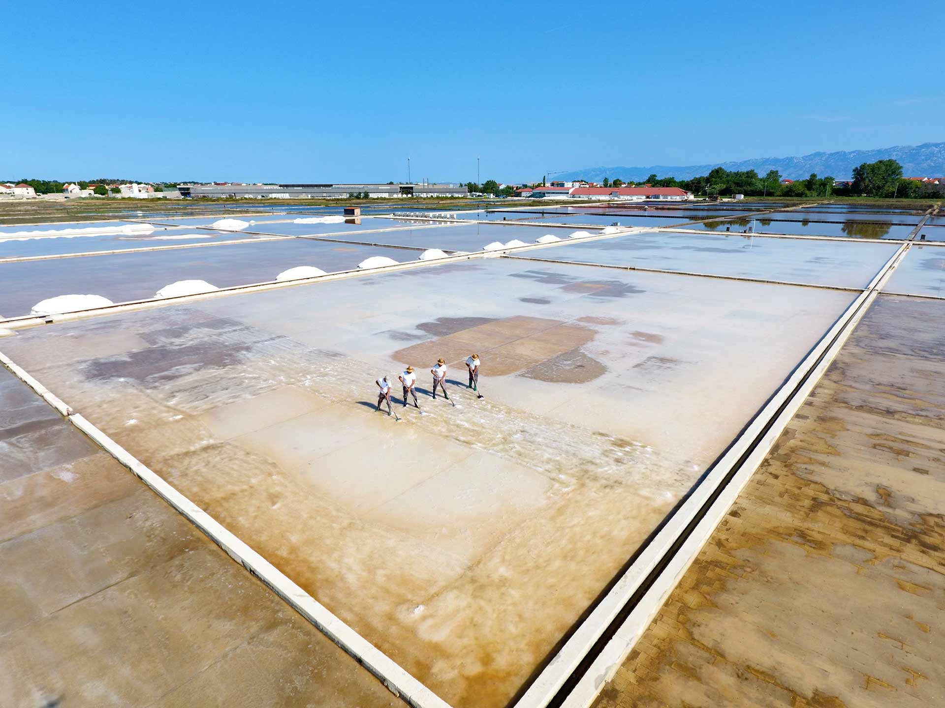 GUIDE TO SALT PANS IN NIN